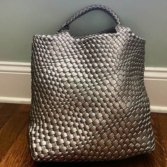 SILVER METALLIC WOVEN TOTE BAG - Picture 2 of 5